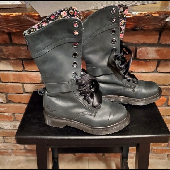 Dr. Martens Shoes - Women’s Dr Martin’s Combat Boots
